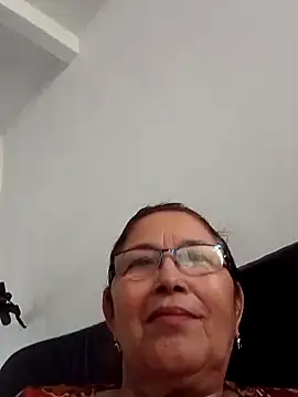 Snapshot of Cessi50 chatting on 02-20-26, 06:54 Cessi50 online show from 02-20-26, 06:54