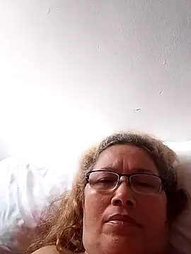 Snapshot of Cessi50 chatting on 01-19-26, 01:15 Cessi50 online show from 01-19-26, 01:15