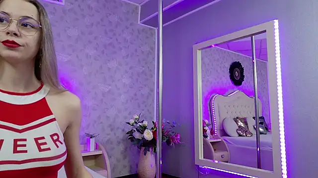 GracieCute online show from 11-27-25, 04:24