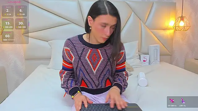 Snapshot of laurettedela_rouse chatting on 11-01-25, 12:21 laurettedela rouse online show from 11-01-25, 12:21