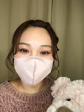 Snapshot of reika33 chatting on 11-18-25, 10:29 reika33 online show from 11-18-25, 10:29