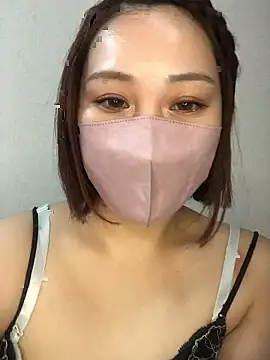 Snapshot of reika33 chatting on 12-19-25, 11:23 reika33 online show from 12-19-25, 11:23