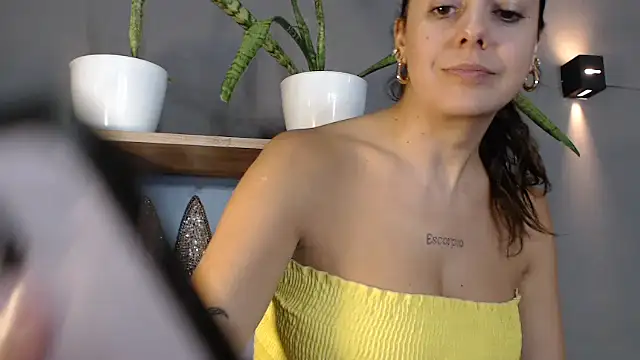 Snapshot of mickystrumia23 chatting on 03-10-26, 07:18 mickystrumia23 online show from 03-10-26, 07:18
