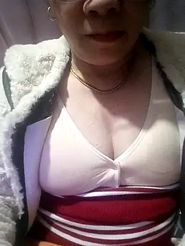 small-house123 online show from 12-04-25, 07:57