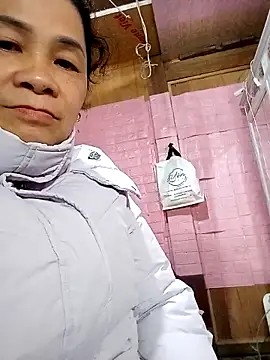 Snapshot of small-house123 chatting on 11-14-25, 02:15 small-house123 online show from 11-14-25, 02:15