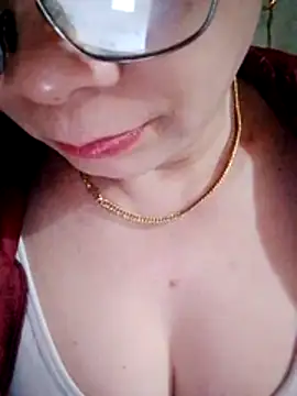 small-house123 online show from 02-10-26, 01:26