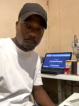 Snapshot of Ndodemnyama@xh chatting on 11-03-25, 05:45 Ndodemnyamaxh online show from 11-03-25, 05:45