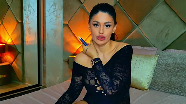 Snapshot of Myla-b chatting on 03-01-26, 06:41 Myla-b online show from 03-01-26, 06:41