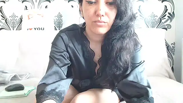 Snapshot of CharmingPearl chatting on 06-04-26, 11:26 CharmingPearl online show from 06-04-26, 11:26
