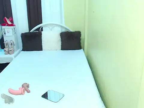 XxgiganticoliviacummerxX online show from 11-03-25, 04:32