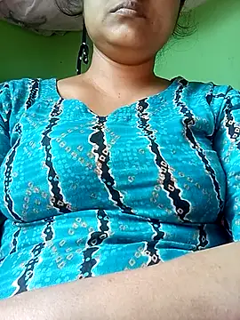 Snapshot of Tina_250 chatting on 12-23-25, 06:45 Tina 250 online show from 12-23-25, 06:45