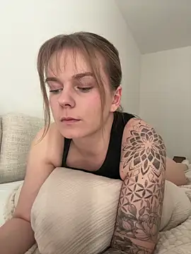 Snapshot of LisaFreierxx chatting on 06-01-26, 03:11 LisaFreierxx online show from 06-01-26, 03:11