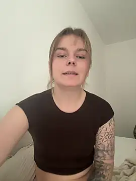 Snapshot of LisaFreierxx chatting on 06-03-26, 03:17 LisaFreierxx online show from 06-03-26, 03:17