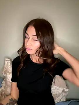 Sindy Energy online show from 11-18-25, 02:42