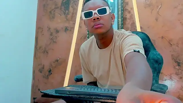 the hot boy0 online show from 11-10-25, 11:59