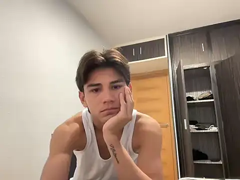 Snapshot of snederhm chatting on 11-02-25, 09:53 snederhm online show from 11-02-25, 09:53