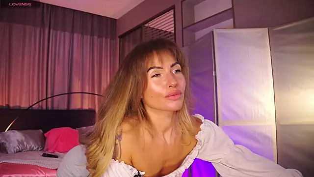 Nikki  Amour online show from 01-17-26, 01:04