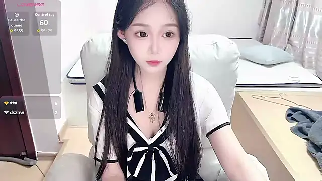 Snapshot of _yueyue chatting on 11-06-25, 08:46 yueyue online show from 11-06-25, 08:46