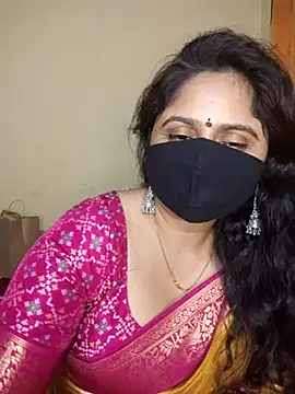 Snapshot of mouni499 chatting on 07-14-26, 12:55 mouni499 online show from 07-14-26, 12:55
