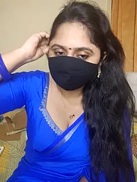 Snapshot of mouni499 chatting on 06-20-26, 01:38 mouni499 online show from 06-20-26, 01:38