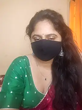 Snapshot of mouni499 chatting on 06-23-26, 04:10 mouni499 online show from 06-23-26, 04:10
