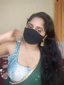 Snapshot of mouni499 chatting on 07-12-26, 03:13 mouni499 online show from 07-12-26, 03:13