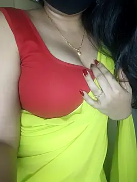 Snapshot of mouni499 chatting on 07-19-26, 07:21 mouni499 online show from 07-19-26, 07:21