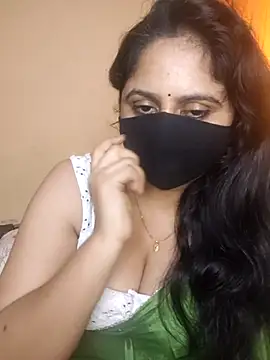 Snapshot of mouni499 chatting on 07-20-26, 10:39 mouni499 online show from 07-20-26, 10:39