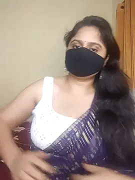 Snapshot of mouni499 chatting on 06-29-26, 02:39 mouni499 online show from 06-29-26, 02:39