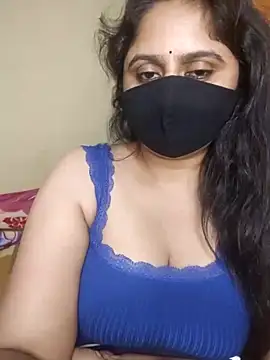 Snapshot of mouni499 chatting on 06-18-26, 09:42 mouni499 online show from 06-18-26, 09:42