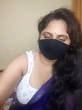 Snapshot of mouni499 chatting on 06-24-26, 03:21 mouni499 online show from 06-24-26, 03:21