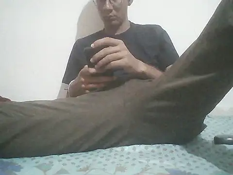 Snapshot of Bull_Dick_69 chatting on 03-30-26, 07:15 Bull Dick 69 online show from 03-30-26, 07:15