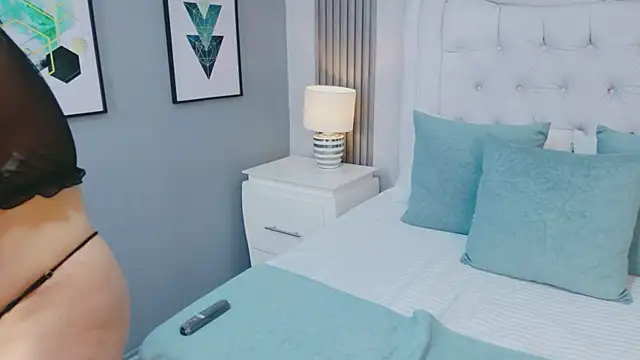 ScarlettPetrova online show from 03-26-26, 12:03