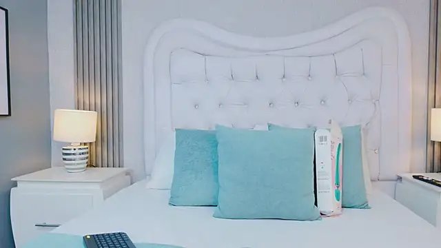 ScarlettPetrova online show from 04-10-26, 11:50