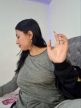 Snapshot of GISELLA__ chatting on 03-05-26, 01:30 GISELLA online show from 03-05-26, 01:30