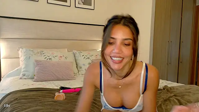 Itslillybloom online show from 12-04-25, 04:22