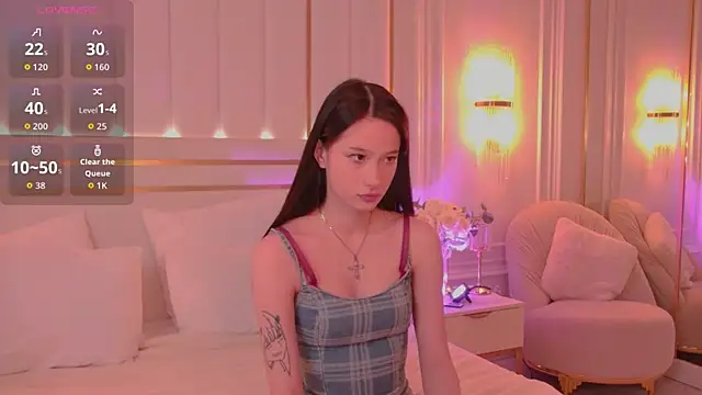 Snapshot of GladysMoore chatting on 11-03-25, 02:42 GladysMoore online show from 11-03-25, 02:42