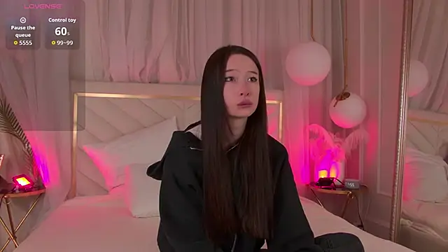 Snapshot of GladysMoore chatting on 02-12-26, 06:51 GladysMoore online show from 02-12-26, 06:51