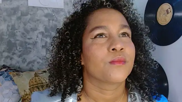 Snapshot of Ambar_foxy chatting on 11-06-25, 07:51 Ambar foxy online show from 11-06-25, 07:51