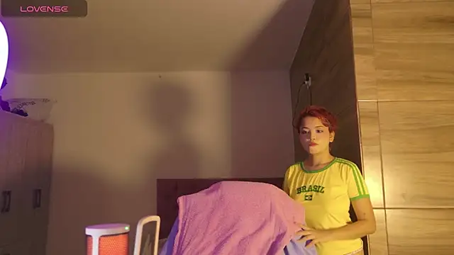 EmillieX online show from 12-01-25, 11:49