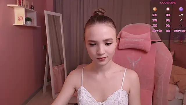 Adria Arjona online show from 02-08-26, 07:39