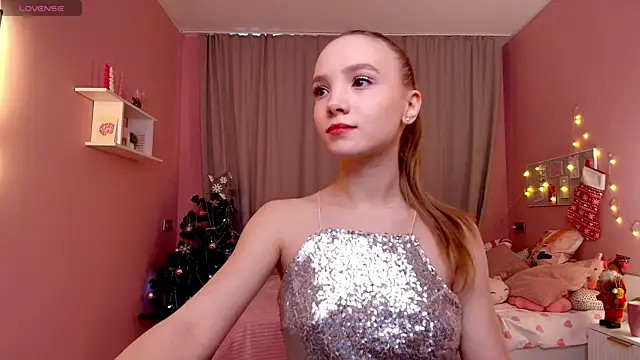 Adria Arjona online show from 12-21-25, 07:32