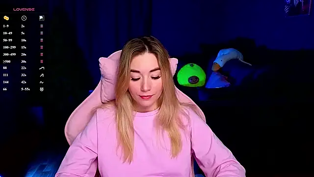 Snapshot of Rosie_Mac chatting on 02-27-26, 01:28 Rosie Mac online show from 02-27-26, 01:28