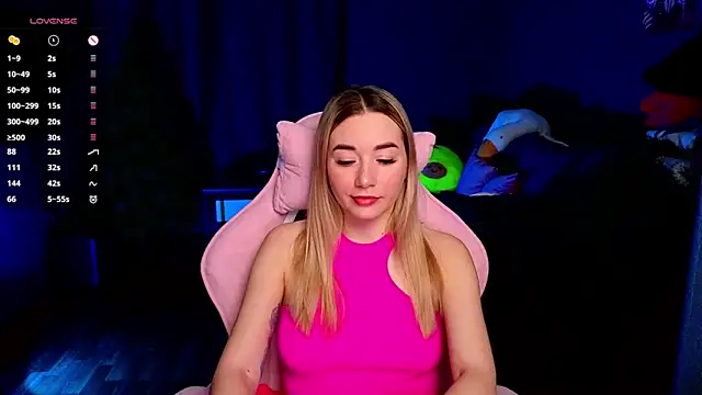 Snapshot of Rosie_Mac chatting on 03-03-26, 01:01 Rosie Mac online show from 03-03-26, 01:01