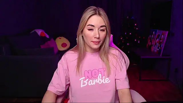 Rosie Mac online show from 12-19-25, 01:42