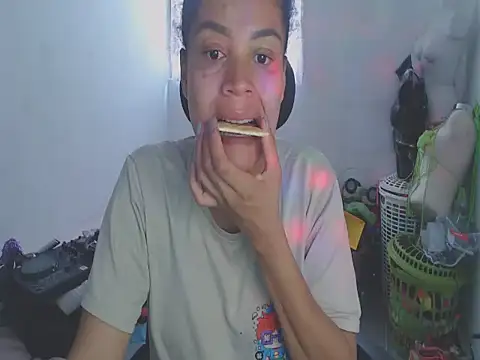 shayna cute online show from 05-26-26, 12:58