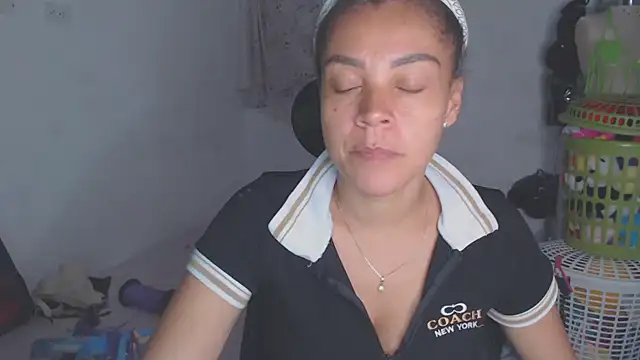 shayna cute online show from 05-17-26, 03:50