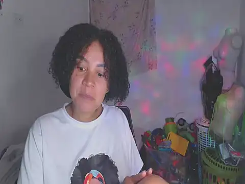 shayna cute online show from 05-27-26, 01:57