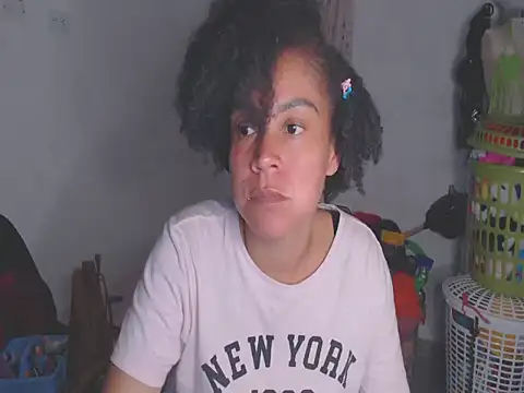 shayna cute online show from 05-15-26, 02:31
