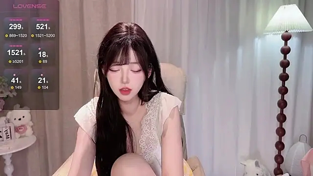 Yaiyigirl online show from 05-30-26, 04:12